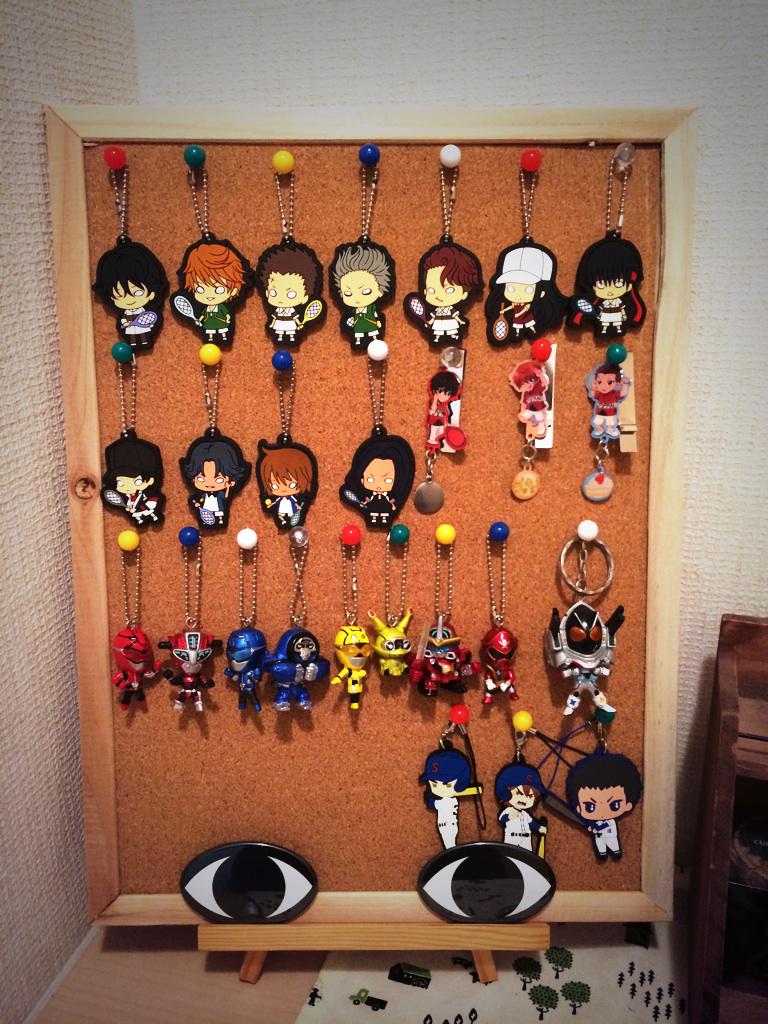 城田ジョージ 先日いただいたワートリの米屋くんのお目目の缶バッジをオシャレに飾りたいと思い ラバスト飾る用のコルクボードに置いてみたら すごくしっくりきました Http T Co Bfotm8qt4i