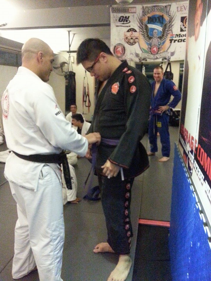 MIMMAFC's tweet photo. CONGRATS DARREN LOW!
Our #MIMMA2 Heavyweight Champion has recently been promoted to purple belt! http://t.co/lHZbVctBX6