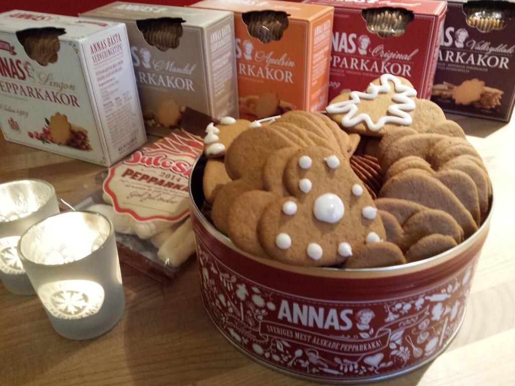 salessupport_se's tweet photo. #pepparkakansdag, med alla olika goda smaker från Annas Pepparkakor 😄 #retail http://t.co/HyHczCvZAX