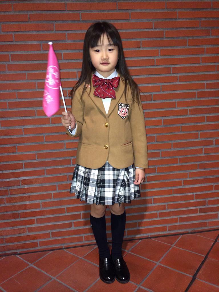 ペイル Twitterissa 一昨日のさくら学院ライブに初参戦したひよなちゃん 再現度の高い制服コスが最高に似合ってました O 今日僕の仕事場におとうやんと一緒に寄ってくれたので その制服コスのイラストを描いて本人にプレゼントしましたよ Http T Co Frjqpwrbfh