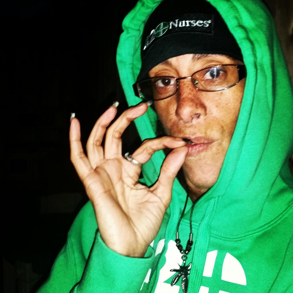 KenyaPeoples's tweet photo. @420Frenchie @420VegasChapter #420FReNcHiE #420Nurses #BeMyFaN #420 #710 #FaNDABulous #AwesomeSauce #VegasChapter http://t.co/N2zjiaFO0C
