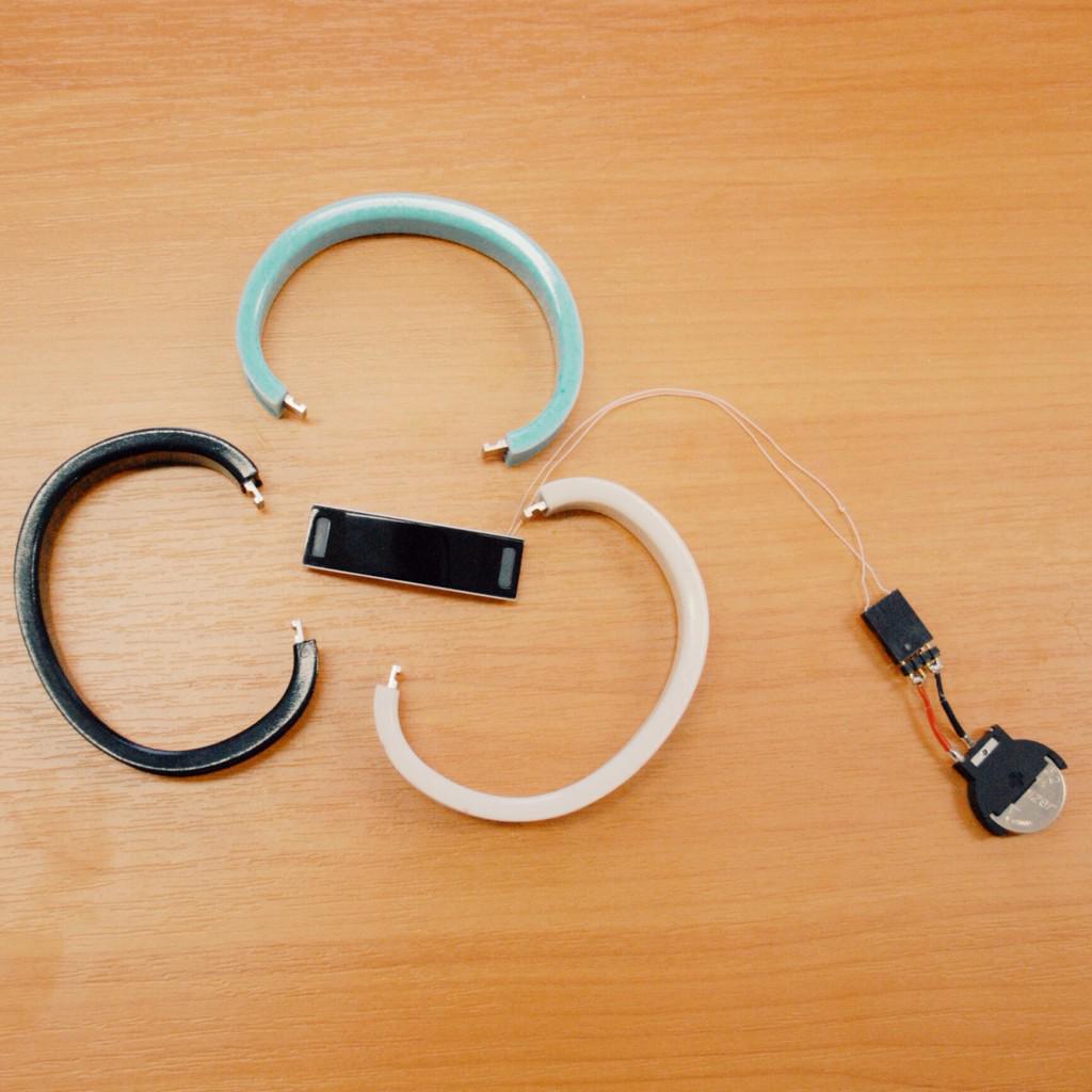 Crowdfund_Tech's tweet photo. "@SafeBand_Tech: Have a look at one of our #SafeBand prototypes. More: http://t.co/wUCKuktUAB @ZDNet http://t.co/uxSvdG87Sk"