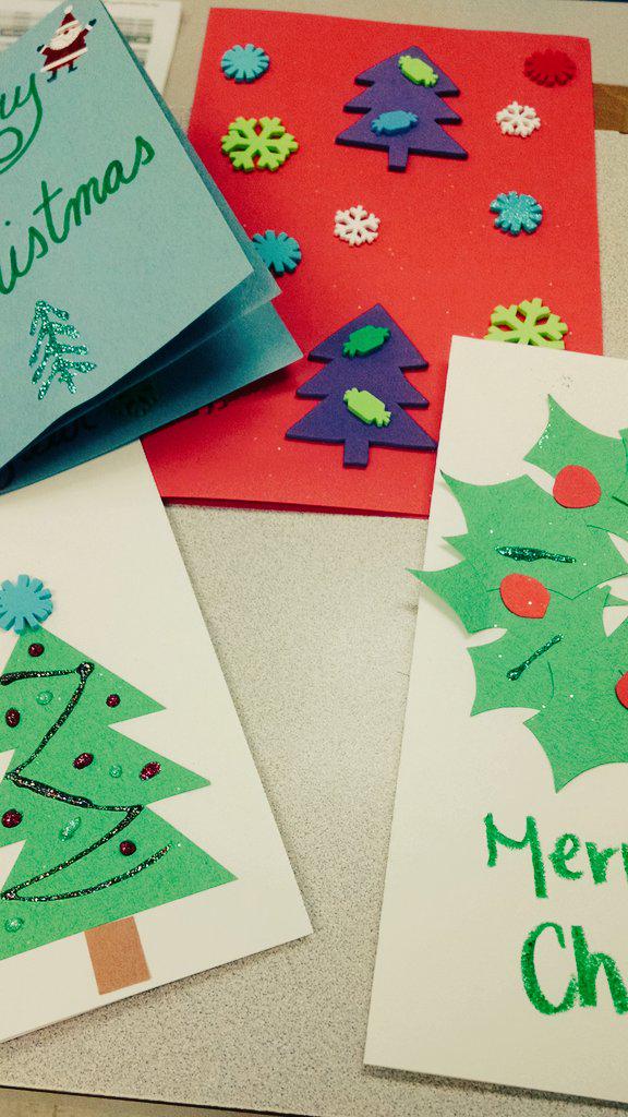 dreneepete22's tweet photo. Holiday cards for kids! #volunteer #t0849 #d321 #fffteam #target @AmandaEllis391 @MelissaVidal31 @ConnieDroge http://t.co/W0ImB5uO3O