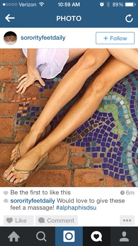 baybettty's tweet photo. Only shoutout I get on Instagram is of my feet. Chill @DaniellePavia http://t.co/HlGTHkyERm