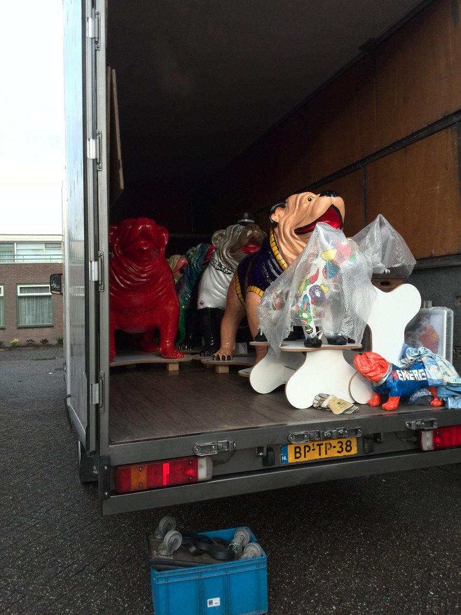 Interhoff's tweet photo. @TheDogparade @Leolux_NL en ze kwamen tussendoor ook nog even bij ons in #Maarssen op bezoek. http://t.co/NFd4aBgpL0