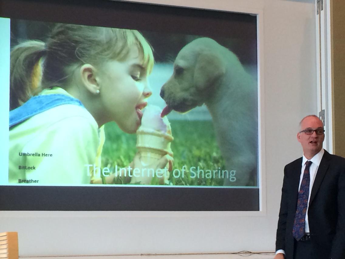 ellencrooke's tweet image. One of these things doesn't go with the others #whatdoing? @Tosomers @christyWBIR