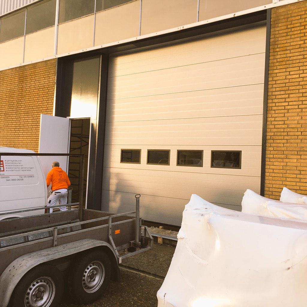 Vanmiddag de laatste hand aan verbouw werkzaamheden bij Lely industries in Maassluis.
