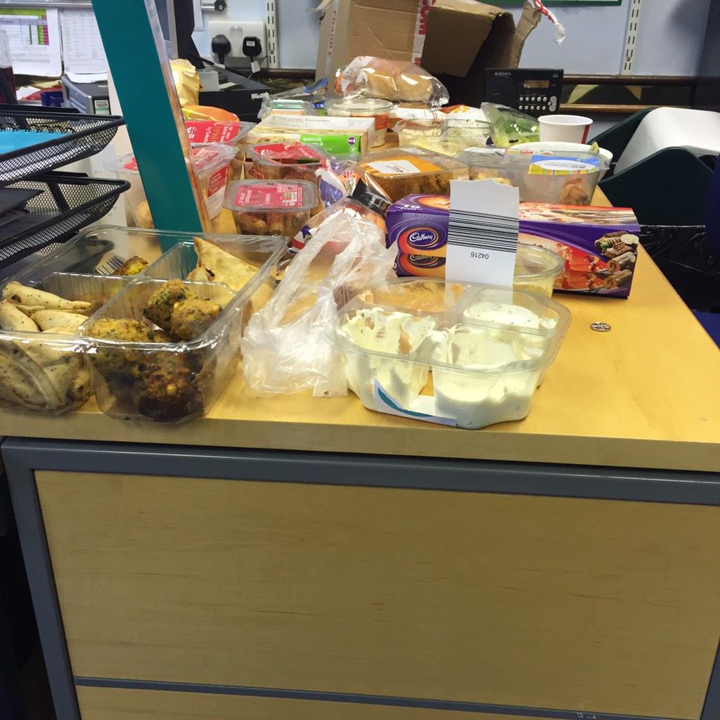 TheLoopGLCEA's tweet photo. Christmas nibbles &amp; secret Santa in the Sales office... Nom nom!! 🎁🎄🎅 http://t.co/WZsCk7gwFf