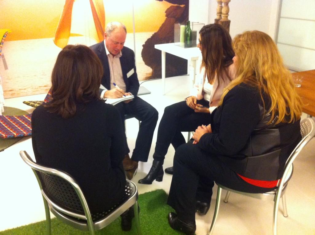 oaamstelveen's tweet photo. Leuk idee Daphne met het kaartspel #MaximaalNetwerken @covanderhorst http://t.co/ol743SxIgG
