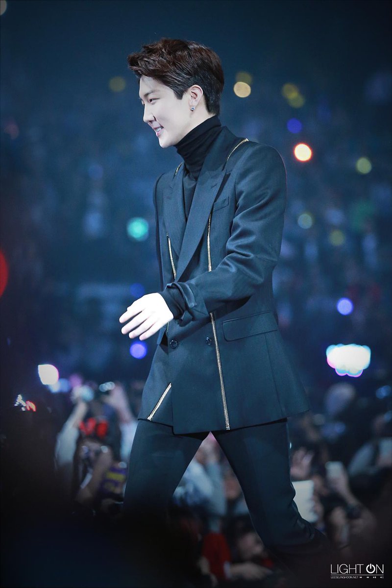 LSH92111's tweet photo. “@leeseunghoonnet: DATA UP ︳141203 MAMA  17P  ▷http://t.co/t5DcaPlnvy       /  이승훈.net http://t.co/Yjr1EIWkWB” 예뻐ㅠㅠ