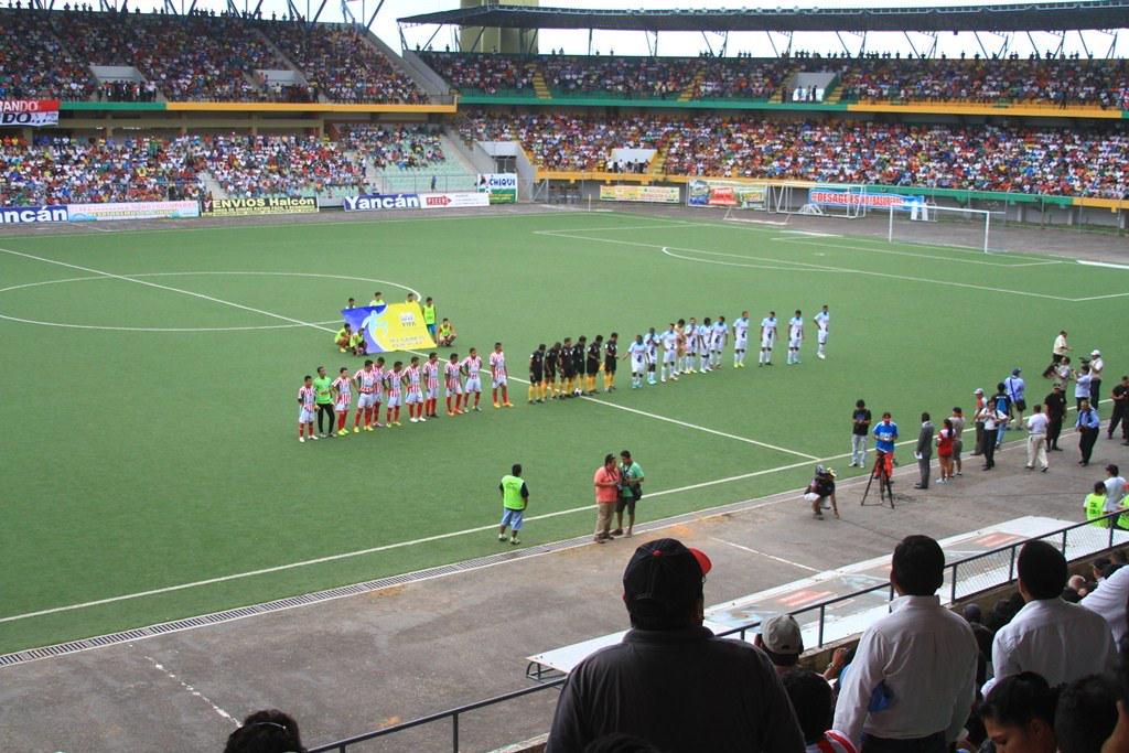 Regionucayali's tweet photo. Club deportivo Sport Loreto,ganó a Fuerza Minera de Puno por 4 a 1 y se encuentra a un paso de la Copa Perú 2014. http://t.co/SkgHpjaDzi