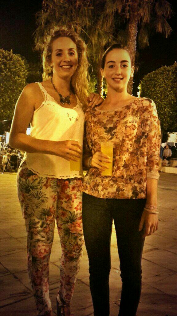 90_elisabeth's tweet photo. FELIZ CUMPLEAÑO!! TE DESEO LO MEJOR DEL MUNDO TE QUIERO @Asunbetica http://t.co/8Sp63Xjqf3