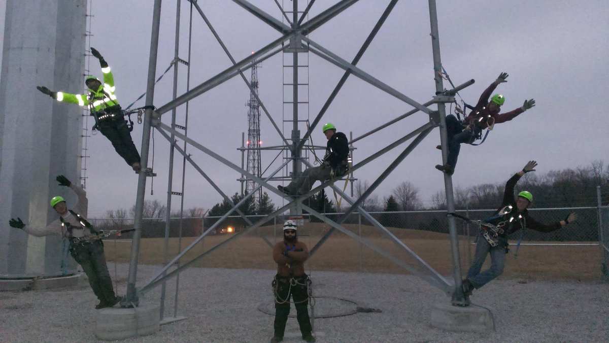 PEAKPCI's tweet photo. @PEAKPCI December Graduates - new #careers soaring to new heights!! #celltower #towerclimber http://t.co/WPKx2vdjpu