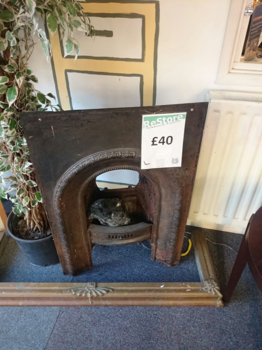 LondonEnergyLtd's tweet image. Do you need a last minute Christmas gift? We came across this fireplace grate @ReStoreCP  #partnership #reuse