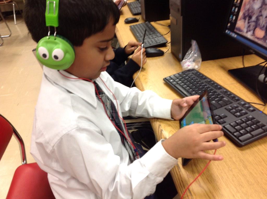 StEdwardConfess's tweet image. 2nd graders &quot;koding&quot; with #kodable #beyondhourofcode