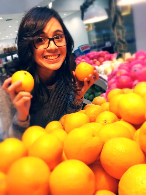 missdongdong's tweet photo. Eye feel fresh! 🍊🍊 #rayban #orange #healthy  @optikseis http://t.co/ObtwpeHidv