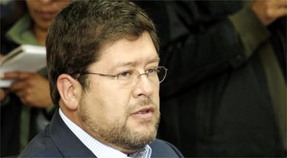 EnConexionbol's tweet photo. #ÚLTIMO Samuel Doria Medina vende sus acciones en SOBOCE por 300 millones de dólares a Holding Cementero de Perú http://t.co/nZs7VzixTR
