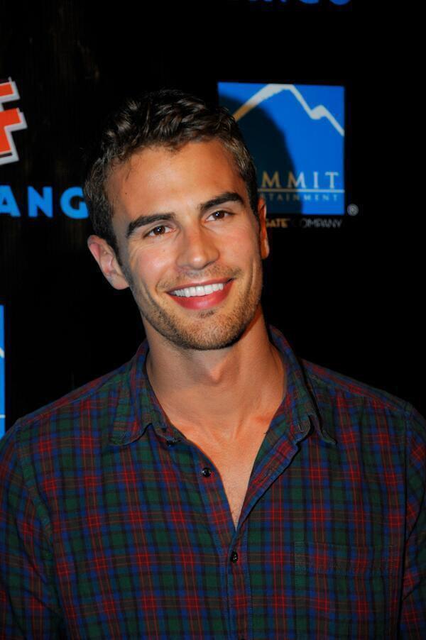 Can we all just take a moment to appreciate the sexy Theo James and wish him a very Happy 30th Birthday! 