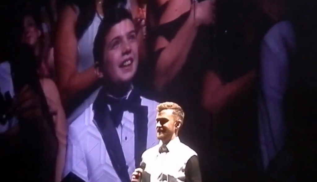 Cosmopolitan's tweet photo. Adorable 10-year-old brings Justin Timberlake to tears with heartwarming gift: http://t.co/inq4z2eHq1 http://t.co/gDluzpfm2u