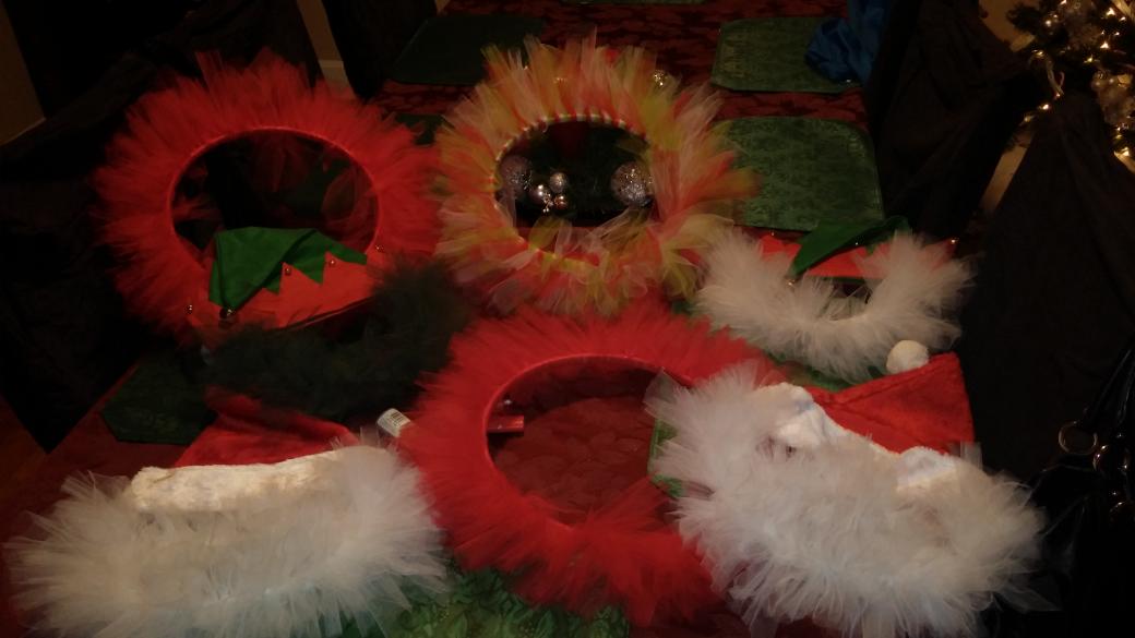 TAFanning6's tweet photo. Make home made wreaths as gifts!!! Lightweight (to ship), and can be decorated to suit the giftee!!! #TheTalk http://t.co/SLERXZZLEV