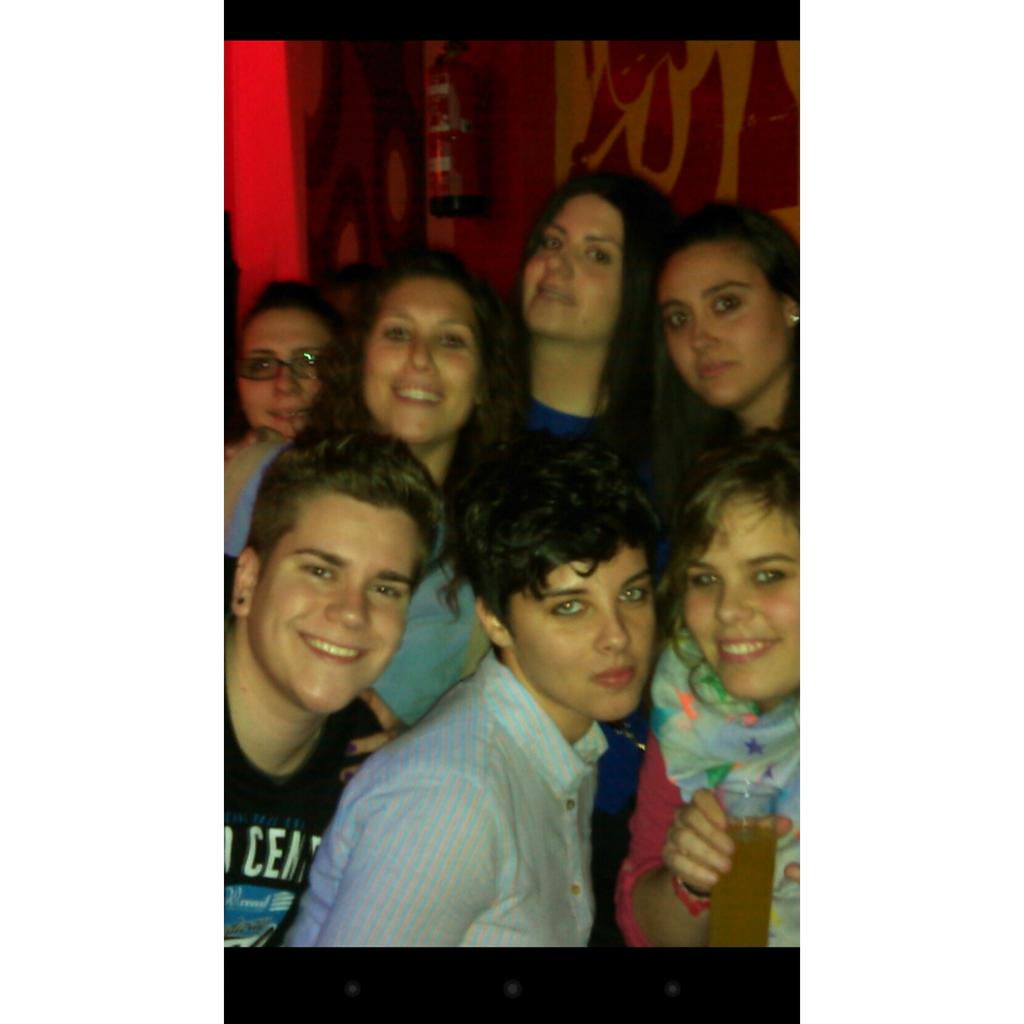Laura25_tb's tweet photo. Un sábado 6 de diciembre!! @Garcybuenosdias @HelenCrazy9 @gemaelvirap http://t.co/5Mg2DXCWho