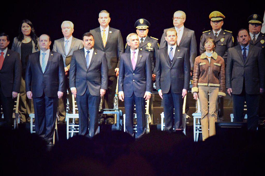 CDMXInforma's tweet photo. Hoy el #JefeDeGobierno en el festejo del #DíaDelPolicíaCDMX http://t.co/fzeBM9ww4e