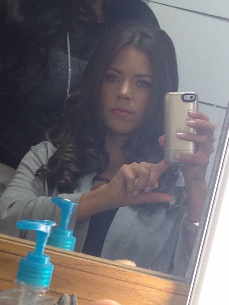 Duque_Adicta's tweet photo. “@DuenosParaiso: #EricaSanMiguel 😜 @ximenaduque #XimenaDuque http://t.co/ZY2mjA3EEG”😍😍🔥