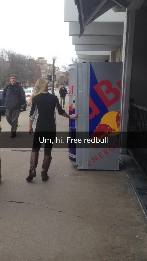 IowaSnaps's tweet image. THERE IS A VENDING MACHINE OUTSIDE SUMMIT WITH FREE REDBULL AND PEOPLE KEEP WALKING PAST IT.