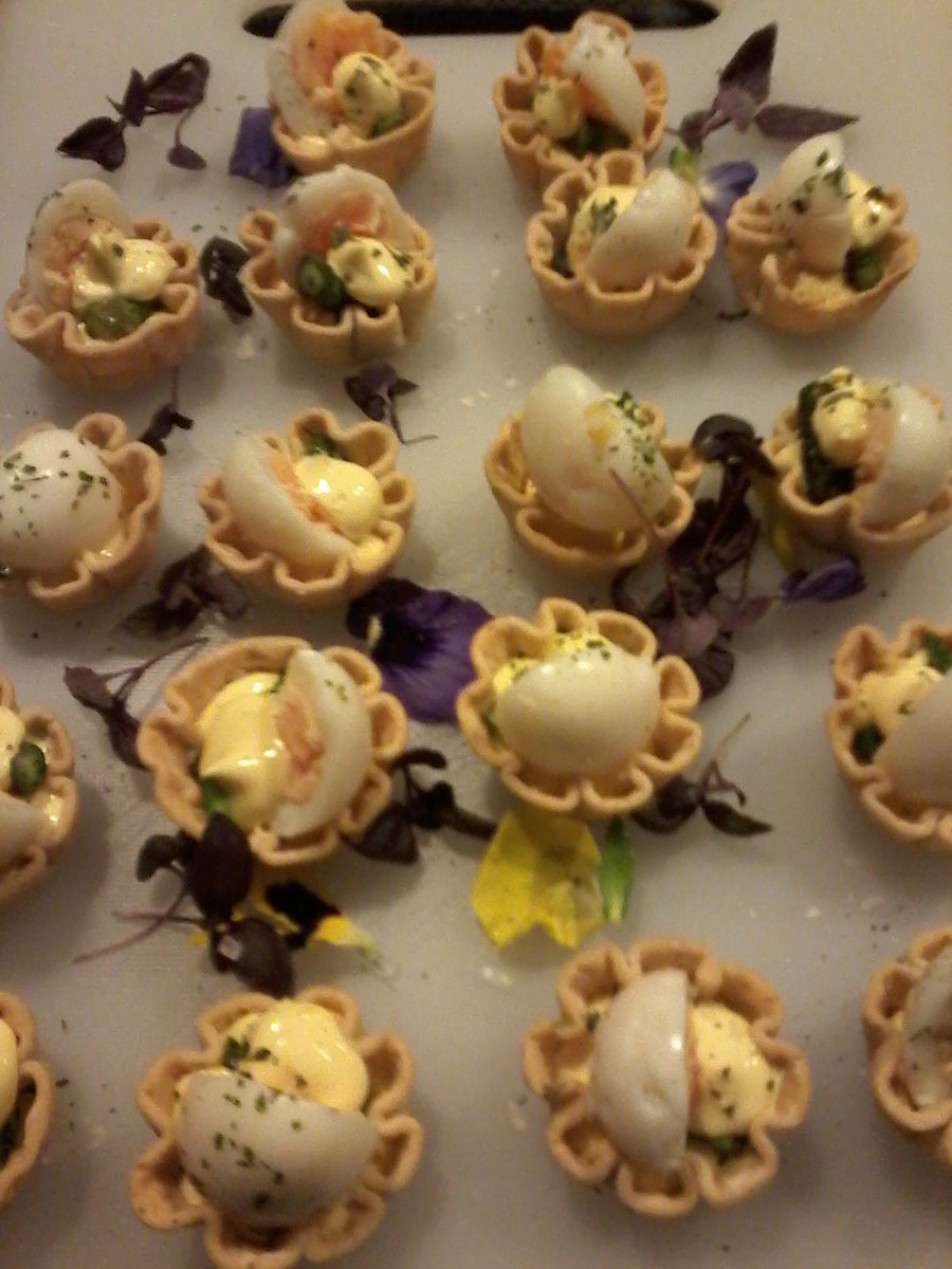 Canapes and cocktails Beach Hut styleee care of the lovely <a href="/MattandCat/">Matt and Cat</a>. x
