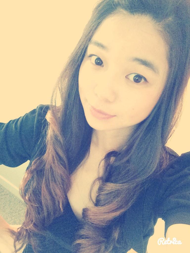 ClairFang's tweet photo. SORE THROAT SORE THROAT!!😭 http://t.co/VuZ4d7hG3e