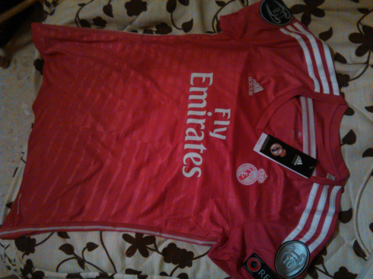 tamara4orozco's tweet photo. Se vende camiseta de cualquier equipo 35€ excelente calidad http://t.co/b1K7Q1pc0W