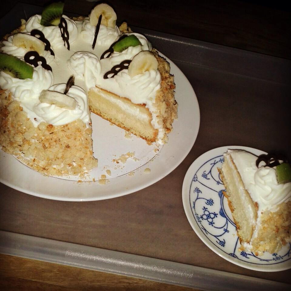 ff een Slagroomtaart gemaakt😋