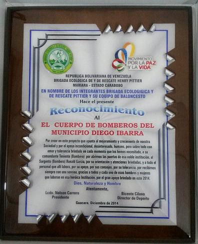 El Cuerpo de Bomberos Diego Ibarra Recibe Reconocimiento tinyurl.com/lz786xa