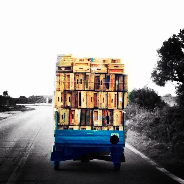 Mantour2014's tweet photo. Le mille facce del #salento Trasporti eccezionali #salento Grazie a paolinotunno567 http://t.co/Hccne6NZL7