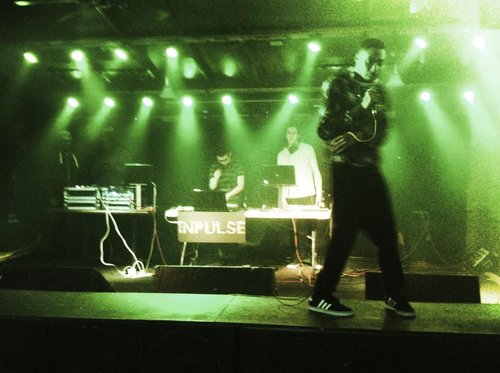 DopeLogic's tweet photo. @TySpacely @stayINPULSE @tfisher112 from Friday night!
#Spacely
#INPULSE
#GuldFish
#DopeLogic http://t.co/KzamhGI39z