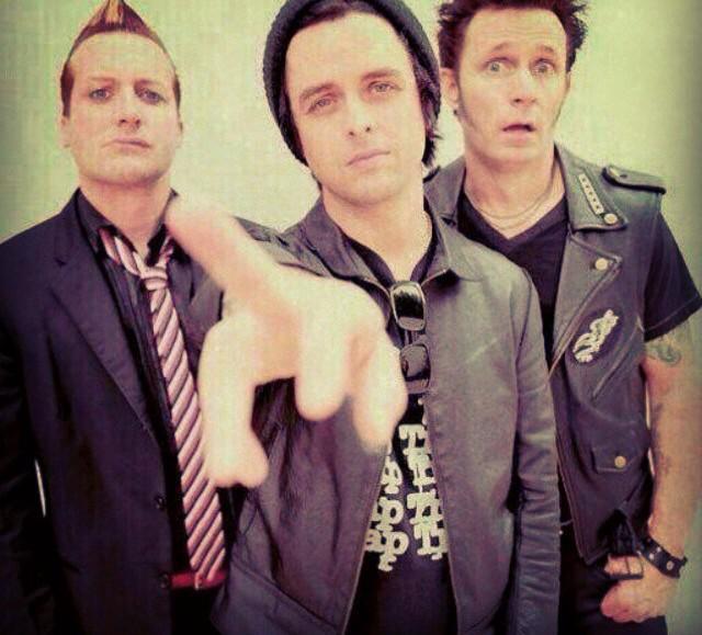 I wish a very happy bday to Trè Cool, the best drummer in the history of punk rock!!!          