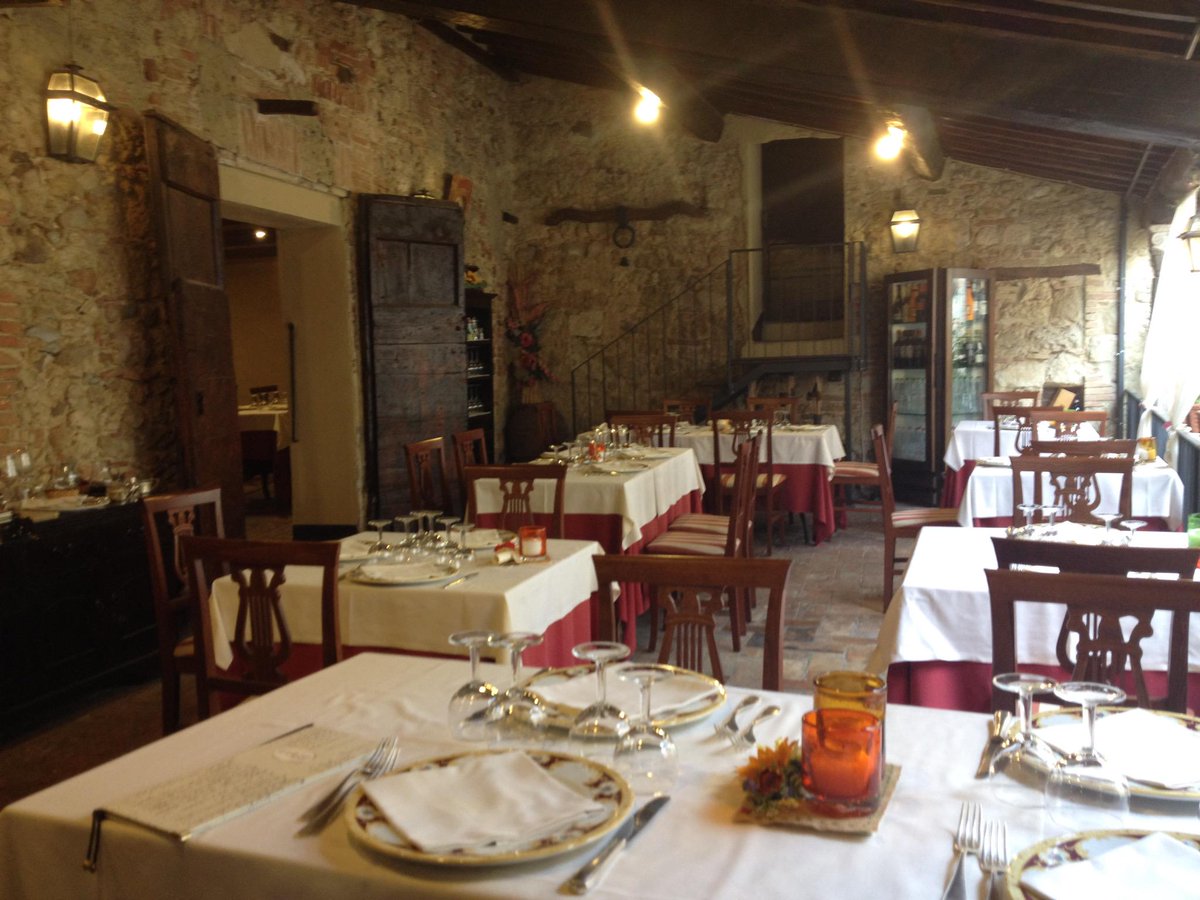 RestChiostro's tweet photo. L'Osteria che propene pochi piatti ma sempre freschi, ed il menu viene cambiato settimanalmente... #ristorante #wine http://t.co/aRbjmRUfTC