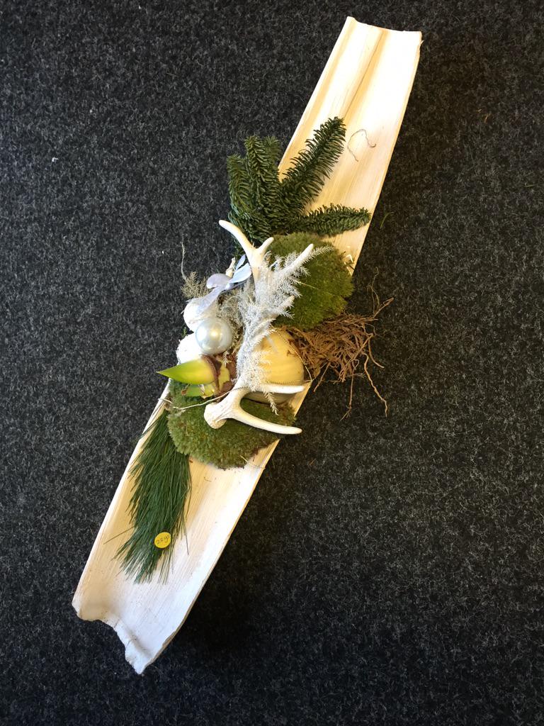We gaan even een mooi kerststuk weggeven bi 50 RT verloot ik kerst stuk RT RT
