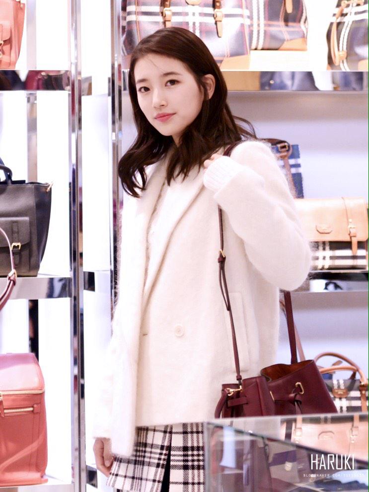 BaeSuz94_'s tweet photo. 141207 Beanpole Accessory Fansign Event http://t.co/xy87PWjAvd