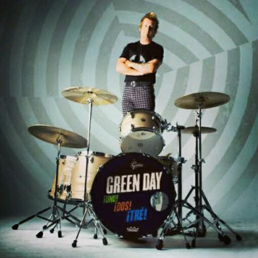 Happy fucking 42nd birthday to the best drummer ever Mr Tré Cool !    