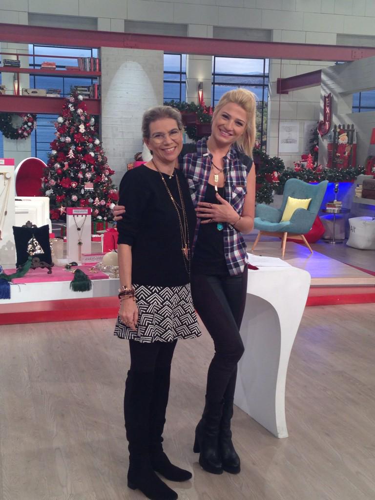 fayskorda's tweet photo. Κάντε RT στη φώτο!10 τυχεροί κερδίζουν γουράκια Μαζαράκη.🎄🎁 http://t.co/FiIkWwqSJs
