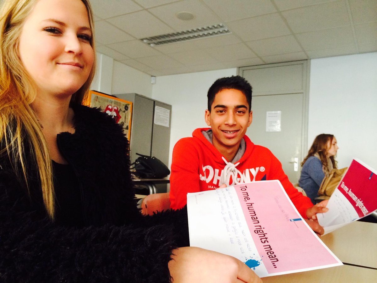 JorisKreugel's tweet photo. @scalacollege leerlingen op bezoek @minbuza over mensenrechten 15.50 uur @NPORadio1 @RadioEenVandaag @scalanews http://t.co/j8GSjKKFpv