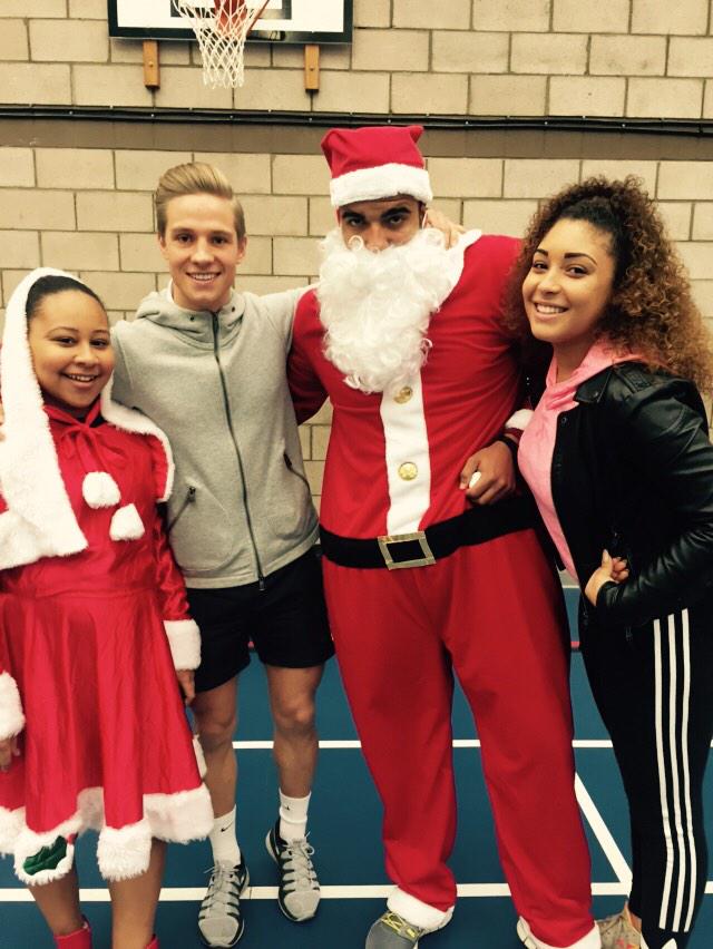 pinkproblems14's tweet photo. Christmas special #UOBSportEd1415 http://t.co/M5aIQNeR2q