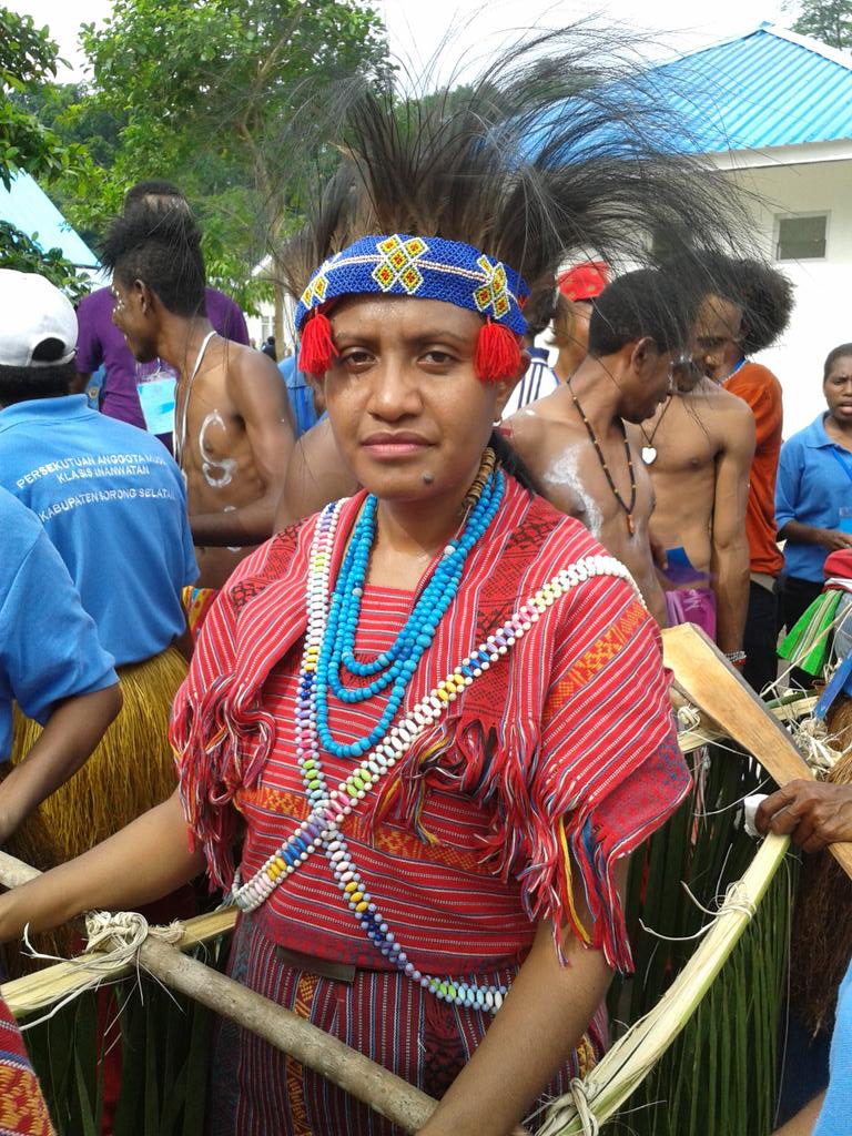  Baju Adat Papua  Barat Adalah Baju  Adat  Tradisional