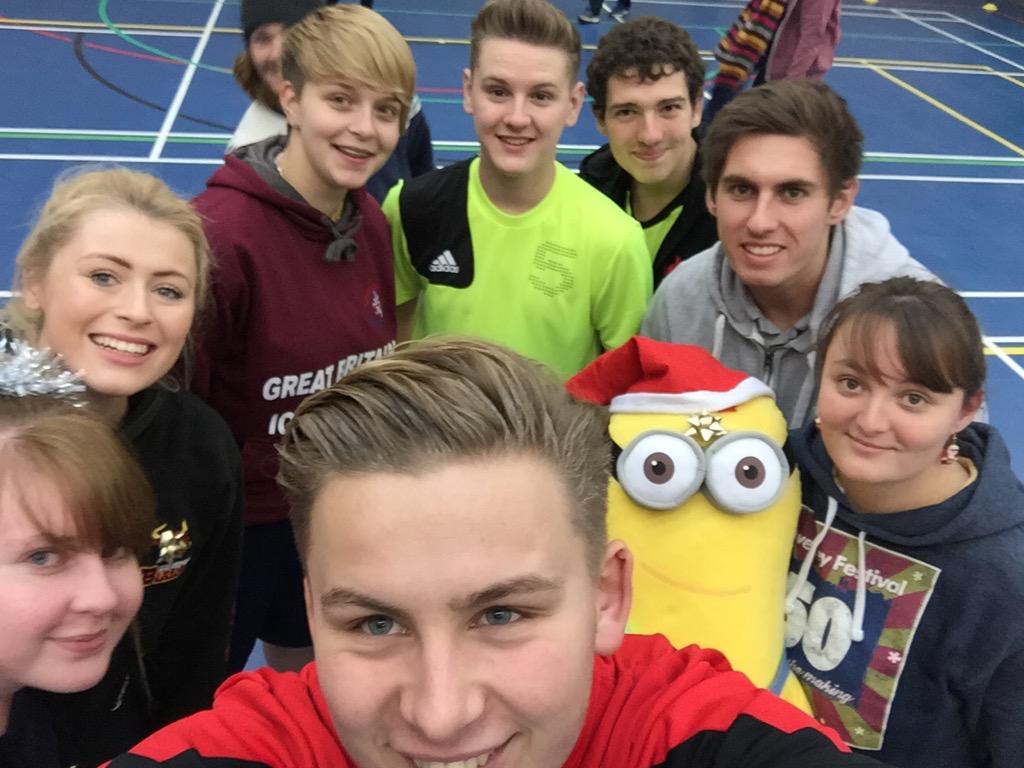 LeagueM's tweet photo. team selfie #UobSportEd1415 http://t.co/WjFWRs3NRf