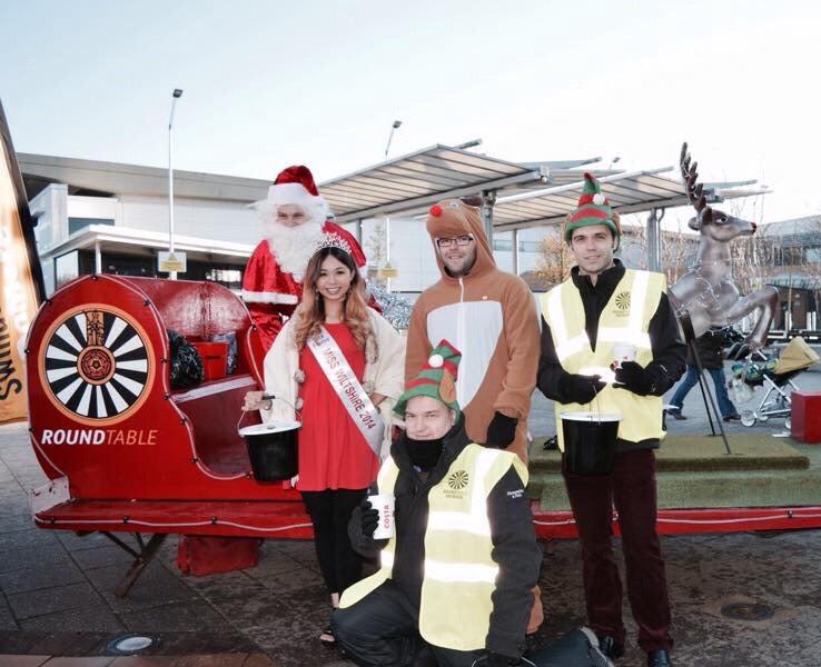 Look who popped down to #helpsanta on Saturday!!! Miss Wiltshire 2014 @_nicoleanalise