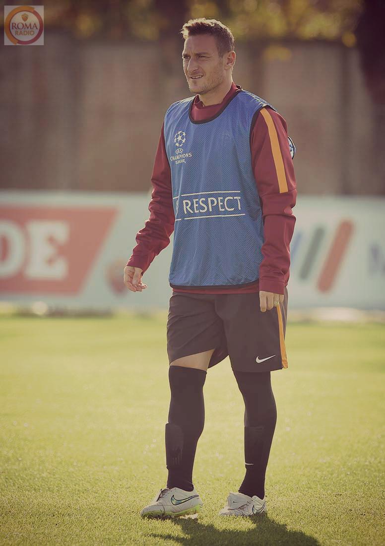10 Francesco Totti - Page 25 B4aQj3wIIAAUG5V