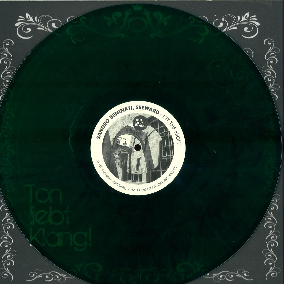 deejay_de's tweet photo. #vinyl @SandroBeninati #Seeward @TonliebtKlang #ChannelX @DJDAVIDHERRERO  #Homebase #remixes http://t.co/8h1pW9xPil http://t.co/v2PZ57gjEb