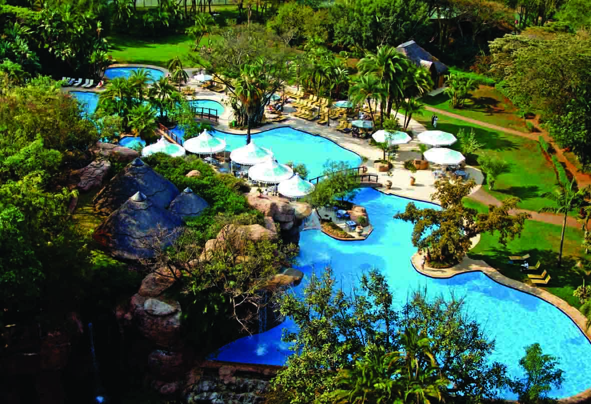 HotDogCafeSA's tweet photo. #THEPALACE - @SunCityResortSA
#WIN A WEEKEND AWAY TO 

For only R35!

Simply buy a Hot Dog &amp; Buddy from @HotDogCafeSA http://t.co/AoK4SYXTSA