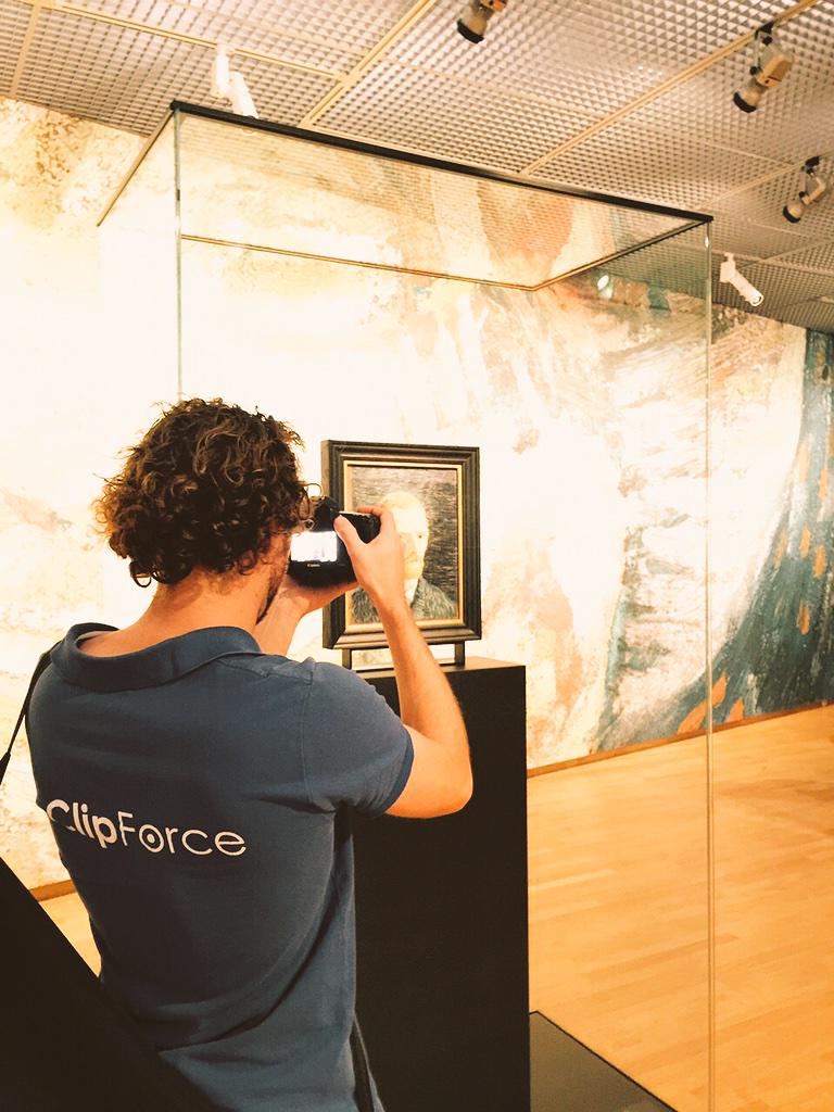Clipforce's tweet photo. Druk met opnemen trailers nieuwe inrichting van Gogh Museum: 'Step into van Goghs World'. #videosnacks #webvideo http://t.co/4lPINbcB6z